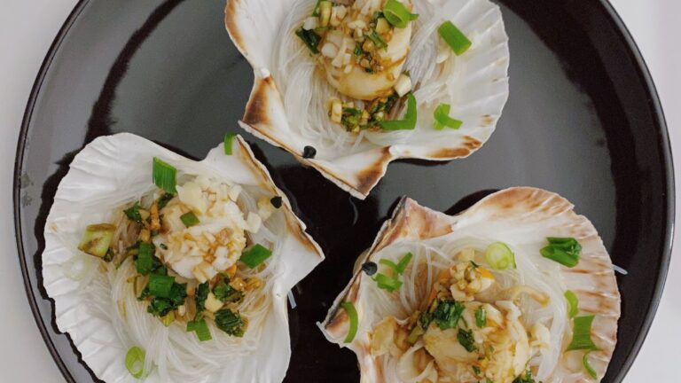 Cantonese Steamed Scallops with Vermicelli on Half Shell