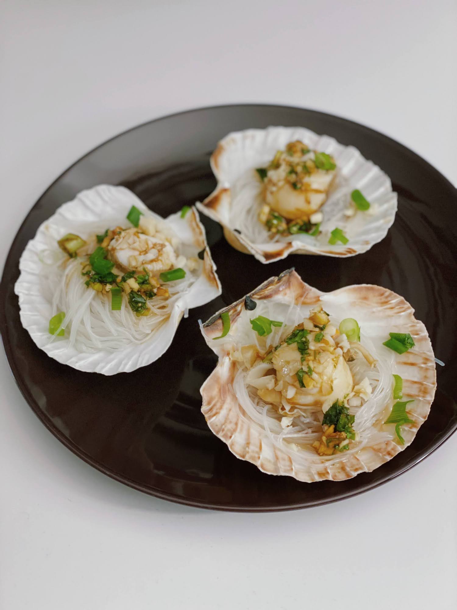 Cantonese Steamed Scallops with Vermicelli on Half Shell