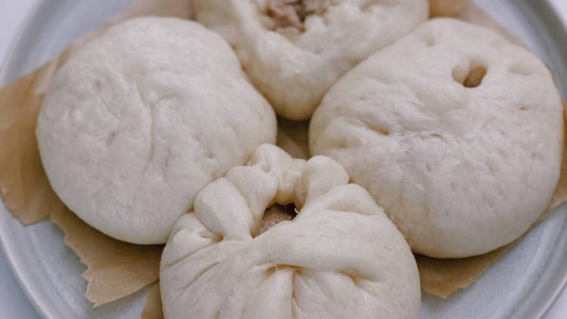 steamed chinese pork buns